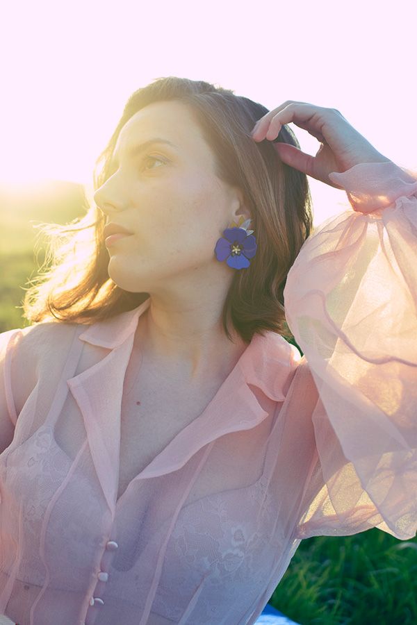 amapola azul nacerelle look