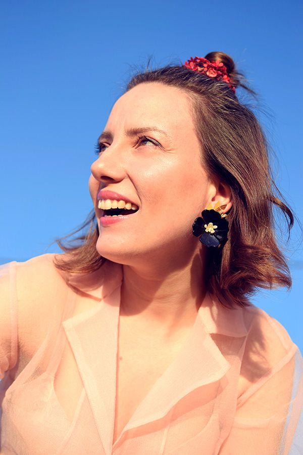 amapola negra nacarelle look