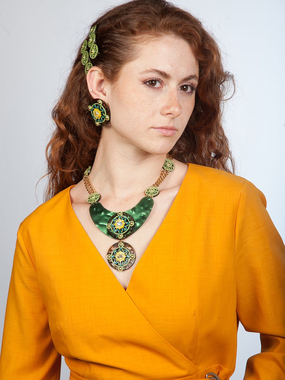 aurora verde look 2